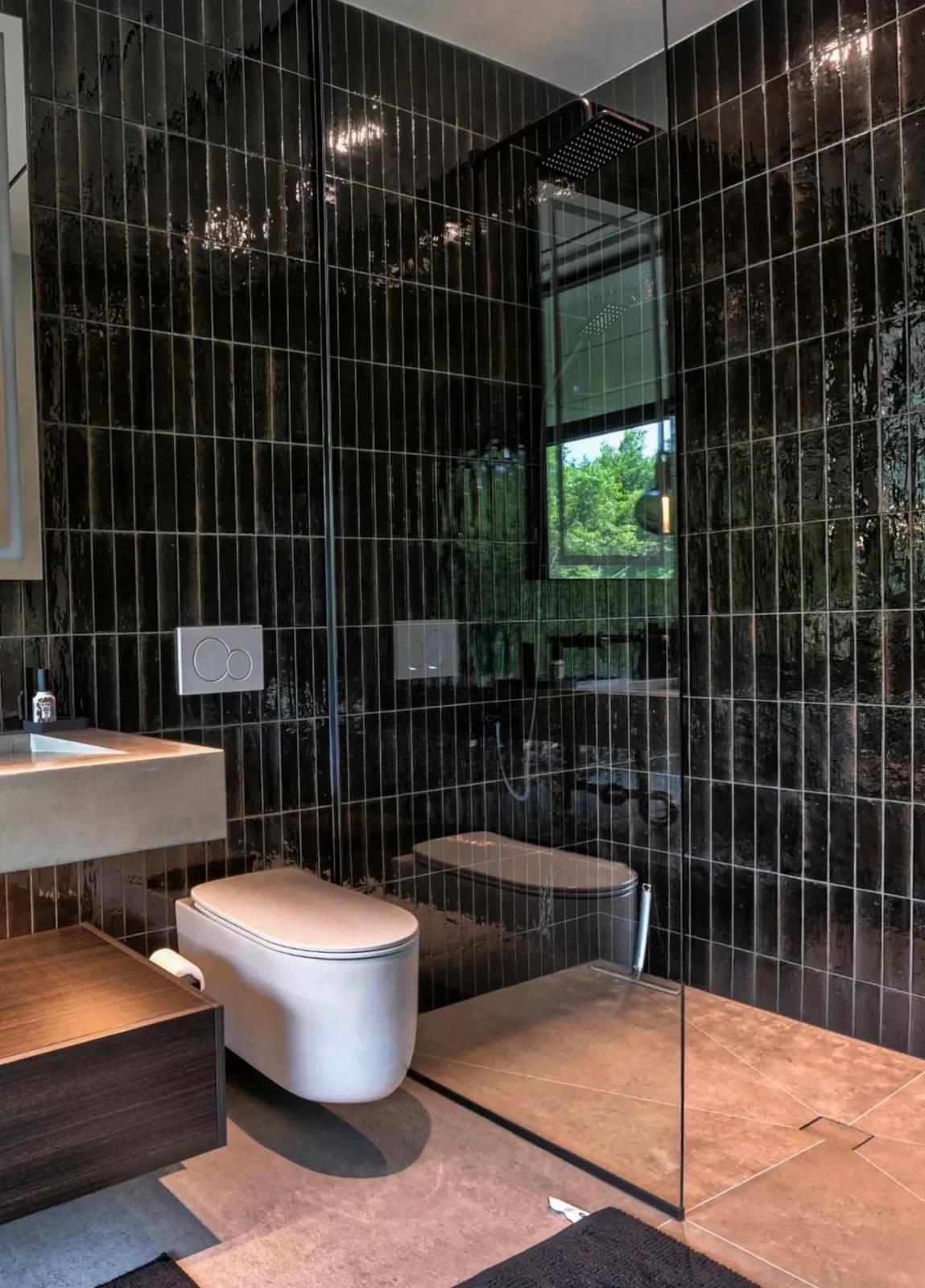 Modern Dark Bathroom